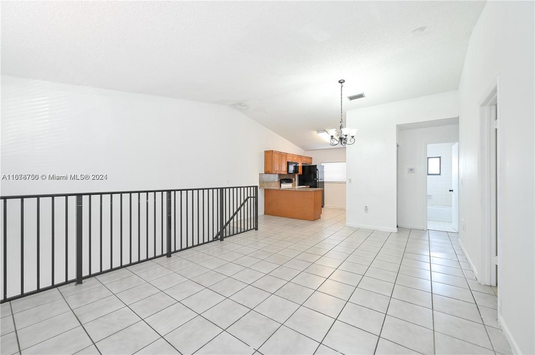 For Rent: $2,300 (2 beds, 2 baths, 925 Square Feet)