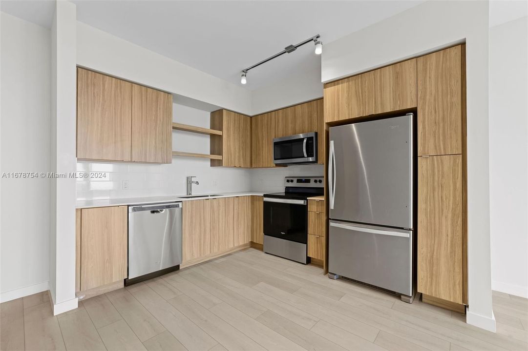 For Rent: $3,468 (2 beds, 2 baths, 1184 Square Feet)