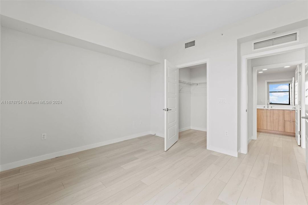 For Rent: $3,468 (2 beds, 2 baths, 1184 Square Feet)