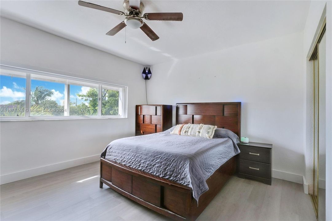 For Sale: $399,000 (2 beds, 2 baths, 1064 Square Feet)