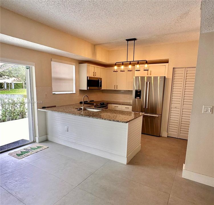 For Rent: $3,300 (3 beds, 2 baths, 1380 Square Feet)