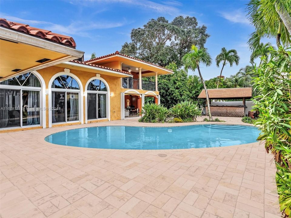 For Sale: $5,499,900 (5 beds, 4 baths, 4251 Square Feet)