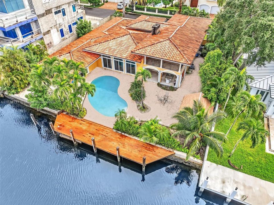 En Venta: $5,499,900 (5 camas, 4 baños, 4251 Pies cuadrados)