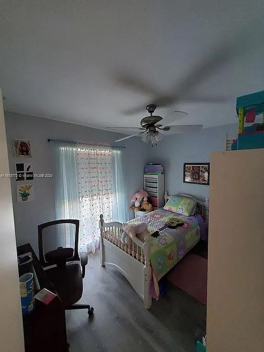 For Rent: $3,000 (3 beds, 2 baths, 980 Square Feet)