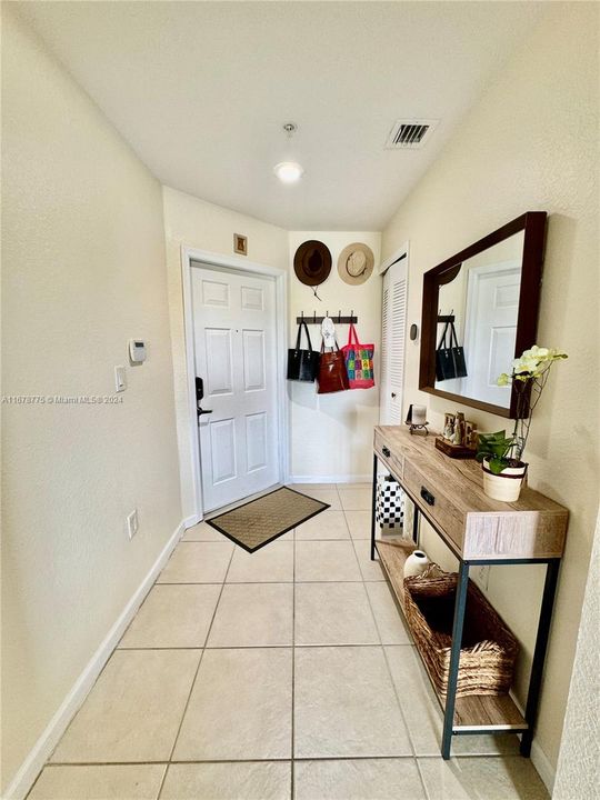 For Rent: $2,950 (3 beds, 2 baths, 1385 Square Feet)