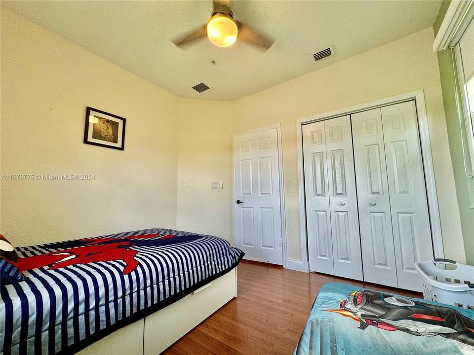 For Rent: $2,950 (3 beds, 2 baths, 1385 Square Feet)