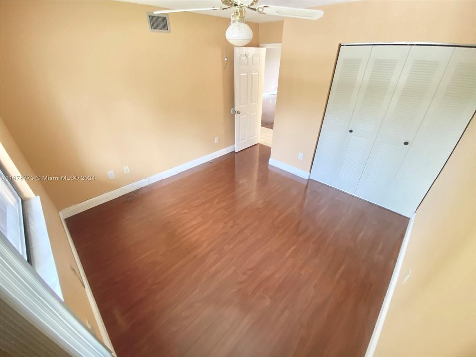 For Sale: $178,500 (2 beds, 2 baths, 1228 Square Feet)