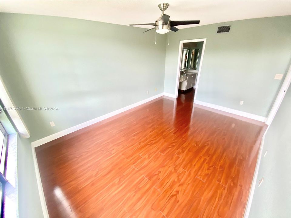 For Sale: $178,500 (2 beds, 2 baths, 1228 Square Feet)