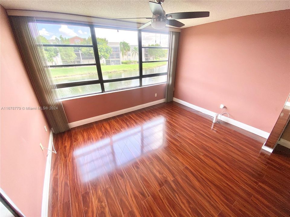 For Sale: $178,500 (2 beds, 2 baths, 1228 Square Feet)