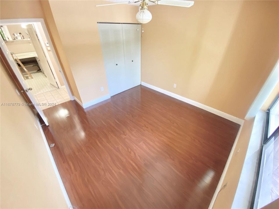 For Sale: $178,500 (2 beds, 2 baths, 1228 Square Feet)