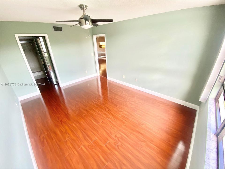 For Sale: $178,500 (2 beds, 2 baths, 1228 Square Feet)