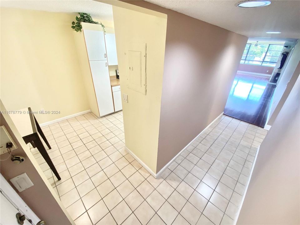 For Sale: $178,500 (2 beds, 2 baths, 1228 Square Feet)