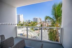 For Sale: $1,095,000 (2 beds, 2 baths, 1284 Square Feet)