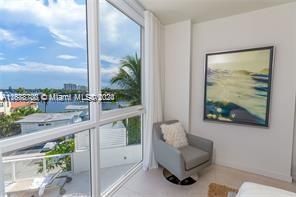 For Sale: $1,095,000 (2 beds, 2 baths, 1284 Square Feet)