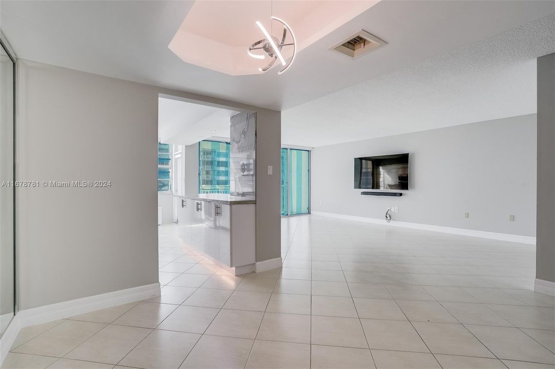 For Sale: $399,000 (2 beds, 2 baths, 1565 Square Feet)