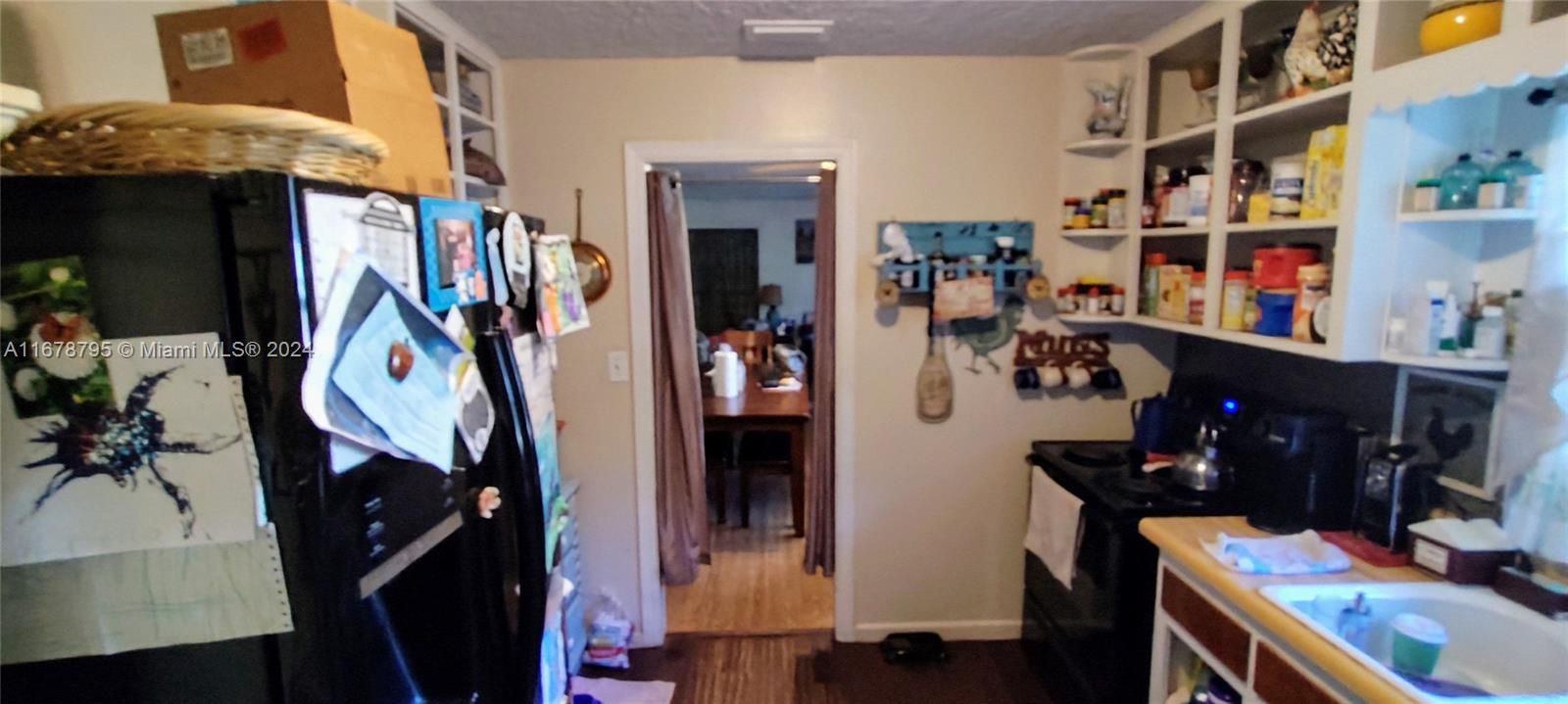 For Sale: $235,000 (3 beds, 1 baths, 1104 Square Feet)