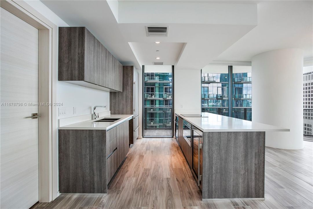 For Sale: $1,195,000 (2 beds, 2 baths, 1152 Square Feet)