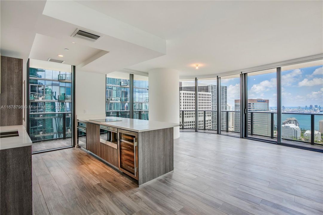 For Sale: $1,195,000 (2 beds, 2 baths, 1152 Square Feet)