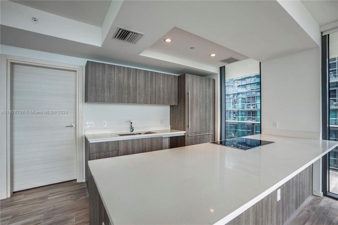 For Sale: $1,195,000 (2 beds, 2 baths, 1152 Square Feet)