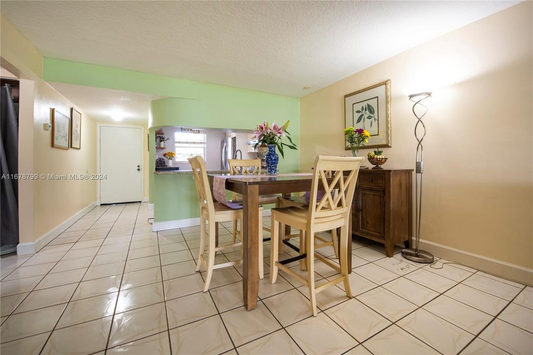 For Sale: $226,900 (2 beds, 2 baths, 1074 Square Feet)