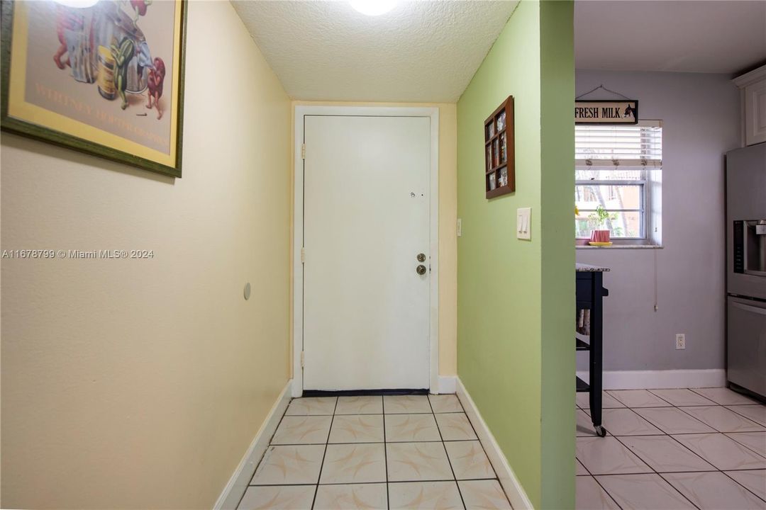 For Sale: $226,900 (2 beds, 2 baths, 1074 Square Feet)