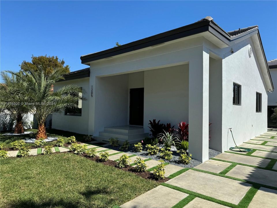 En Venta: $1,950,000 (5 camas, 5 baños, 2232 Pies cuadrados)