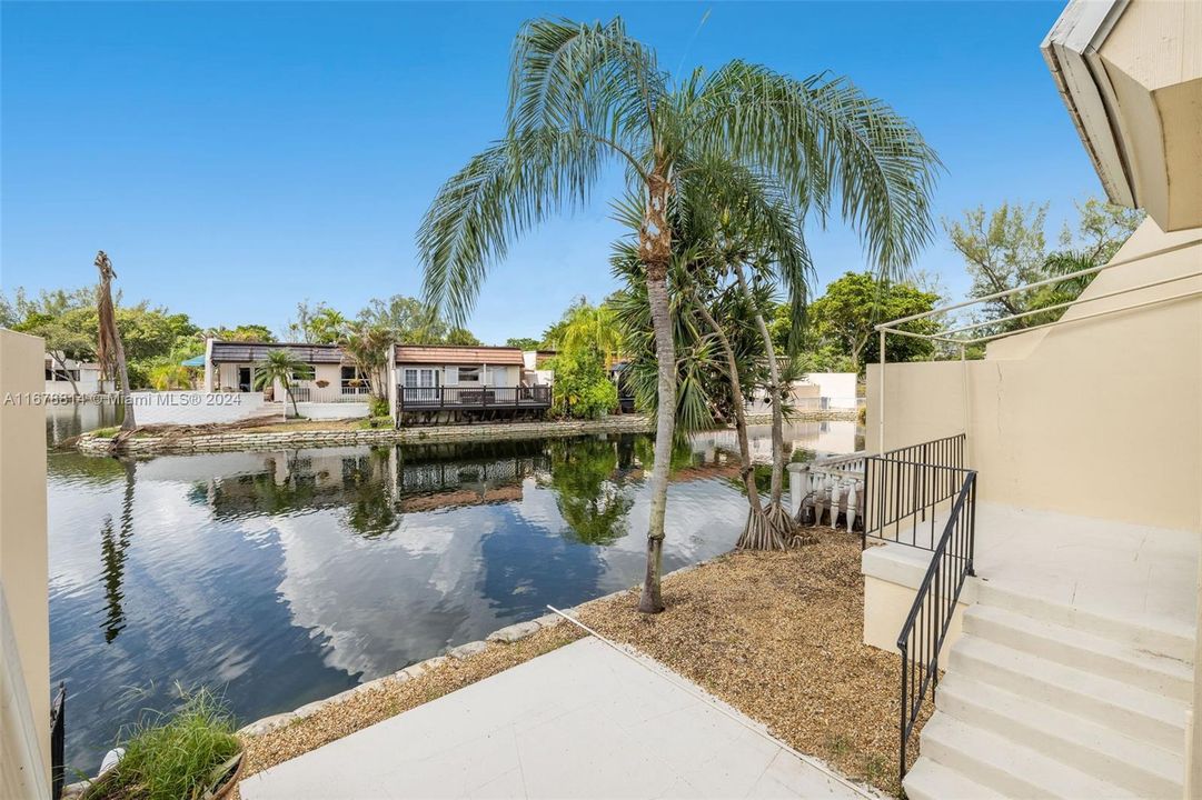 For Sale: $599,000 (3 beds, 2 baths, 1740 Square Feet)