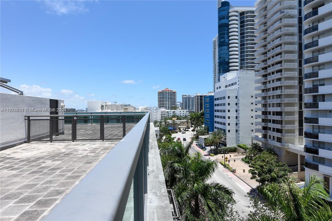 For Sale: $1,550,000 (3 beds, 3 baths, 2049 Square Feet)