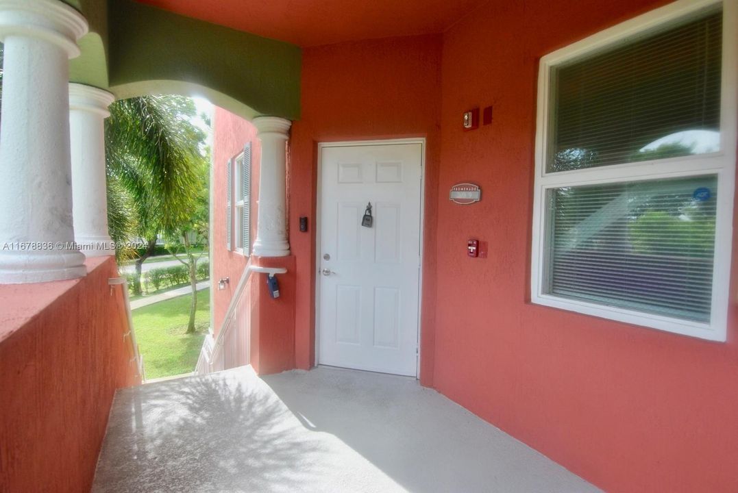 For Rent: $2,650 (2 beds, 2 baths, 1260 Square Feet)