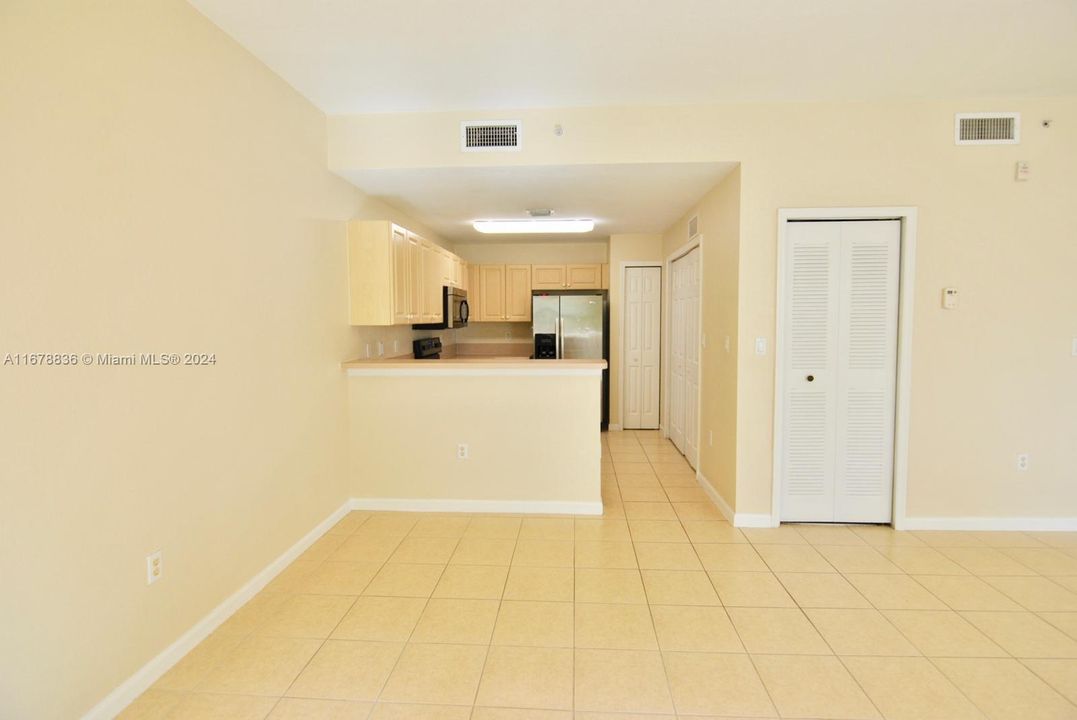 For Rent: $2,650 (2 beds, 2 baths, 1260 Square Feet)