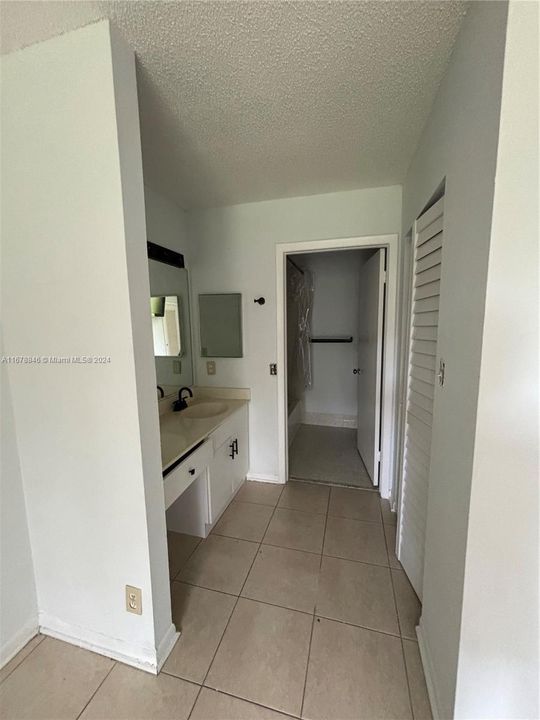 For Rent: $2,400 (2 beds, 2 baths, 1224 Square Feet)