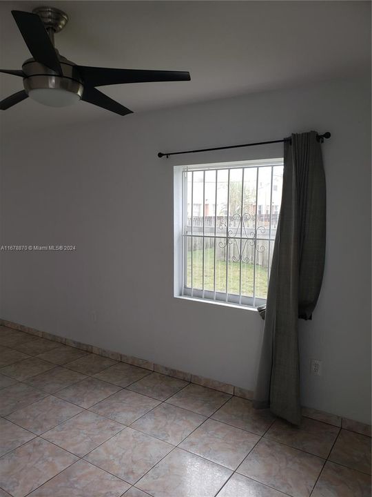 For Rent: $2,855 (4 beds, 2 baths, 1410 Square Feet)