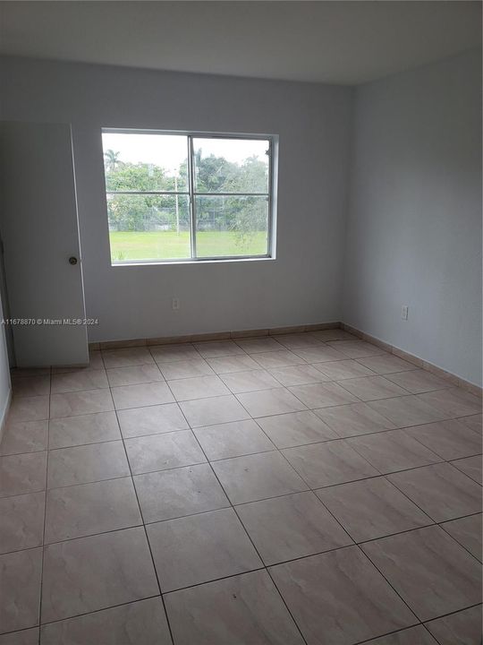 For Rent: $2,855 (4 beds, 2 baths, 1410 Square Feet)