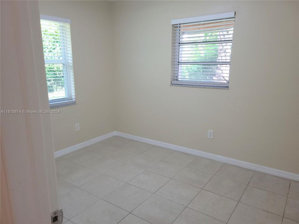 For Rent: $3,450 (3 beds, 2 baths, 1403 Square Feet)