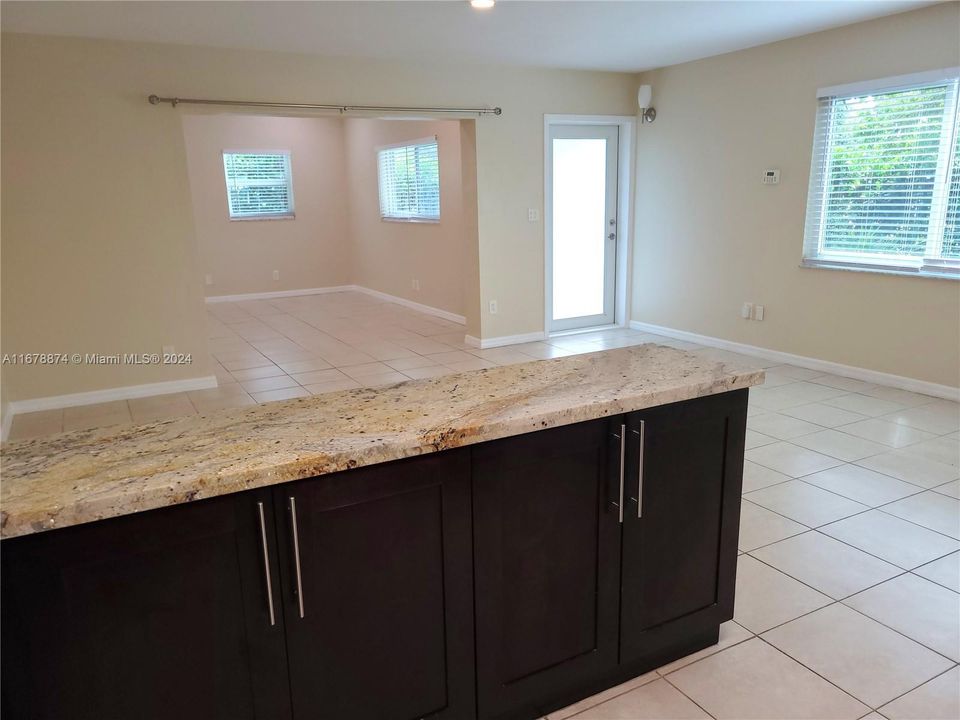 For Rent: $3,450 (3 beds, 2 baths, 1403 Square Feet)