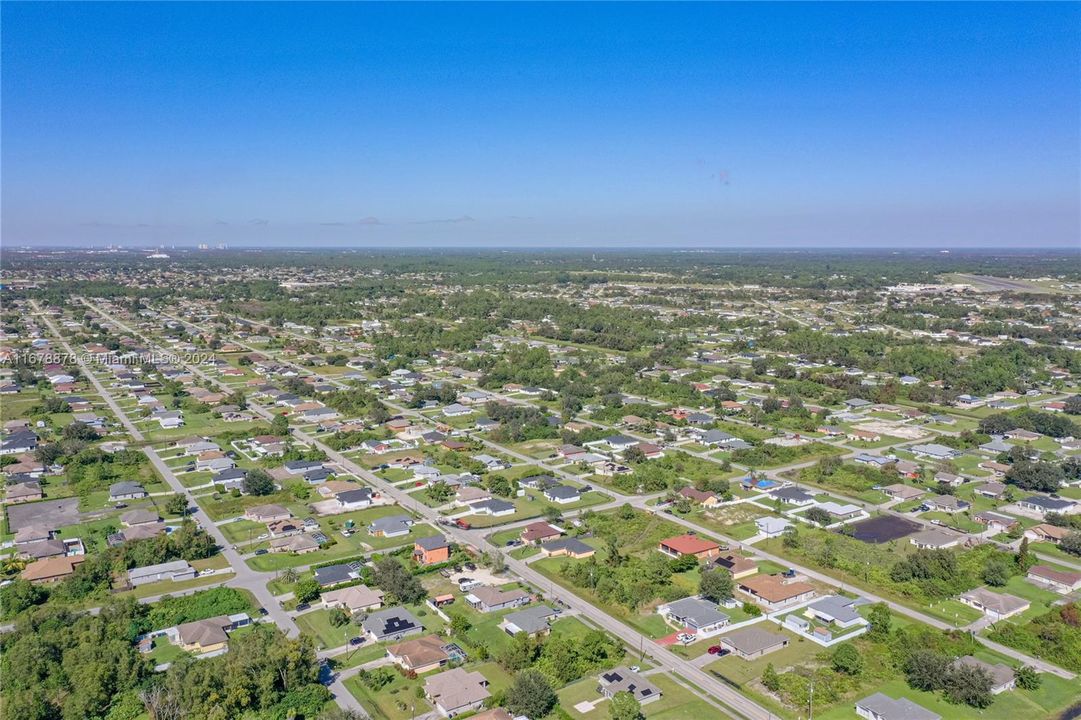 For Sale: $375,000 (3 beds, 2 baths, 1389 Square Feet)