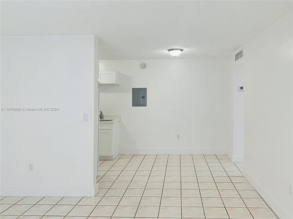 For Rent: $1,700 (1 beds, 1 baths, 543 Square Feet)