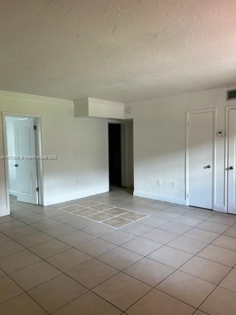 For Sale: $228,500 (2 beds, 2 baths, 915 Square Feet)