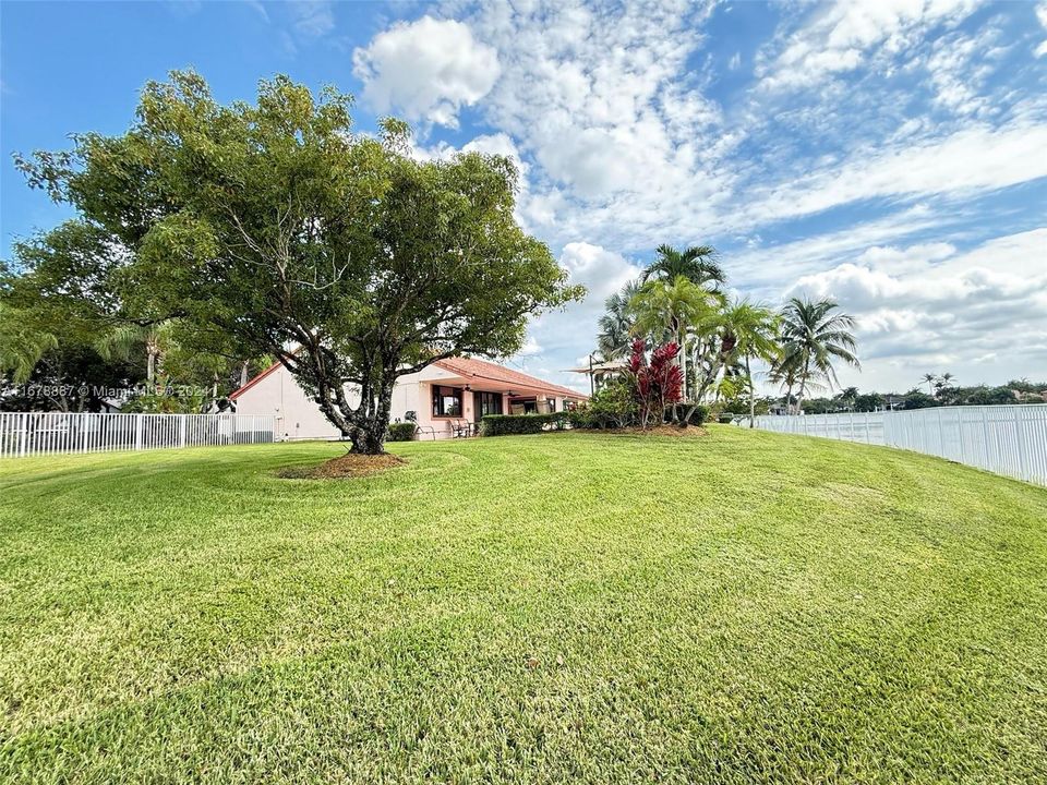 For Sale: $1,500,000 (4 beds, 3 baths, 2783 Square Feet)