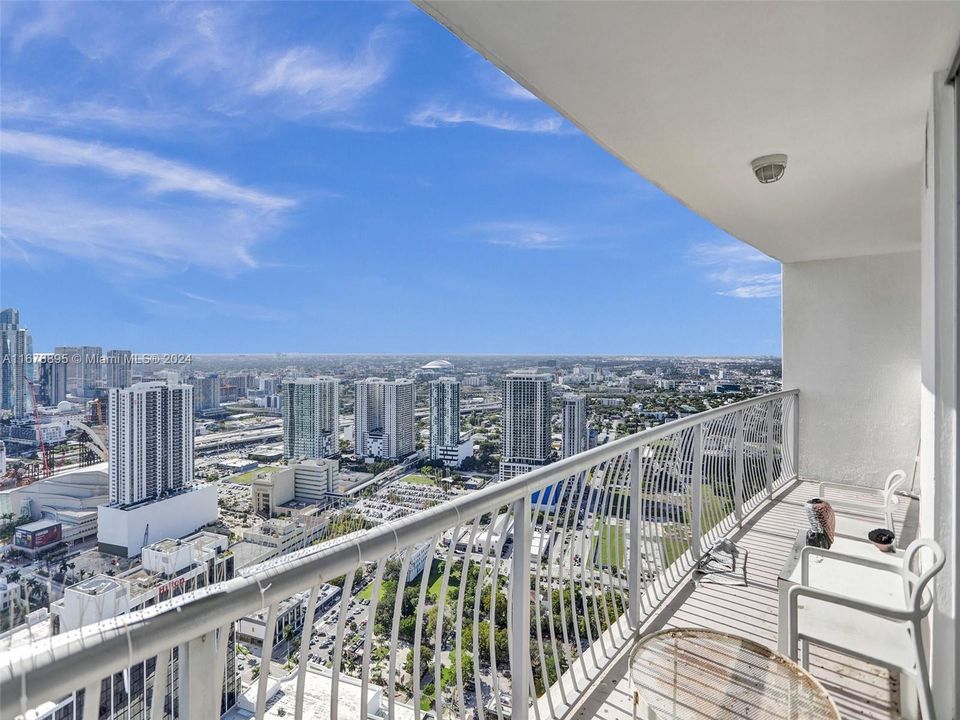 For Sale: $499,000 (1 beds, 1 baths, 791 Square Feet)