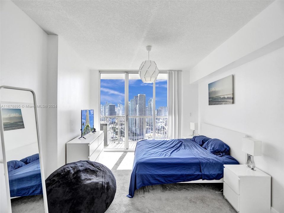 For Sale: $499,000 (1 beds, 1 baths, 791 Square Feet)