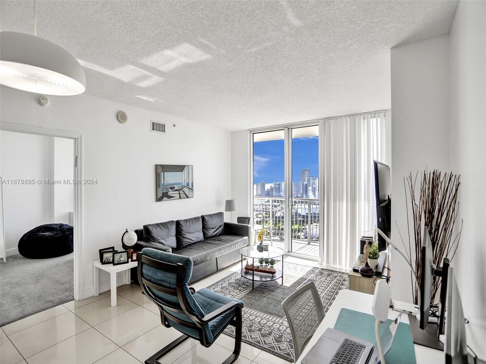 For Sale: $499,000 (1 beds, 1 baths, 791 Square Feet)