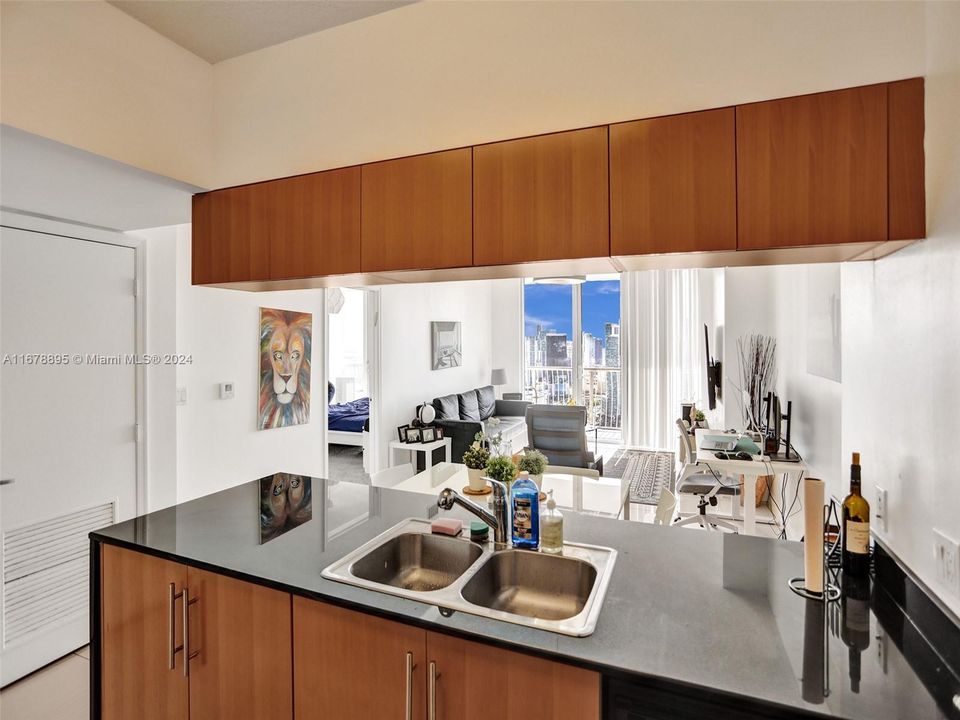 For Sale: $499,000 (1 beds, 1 baths, 791 Square Feet)