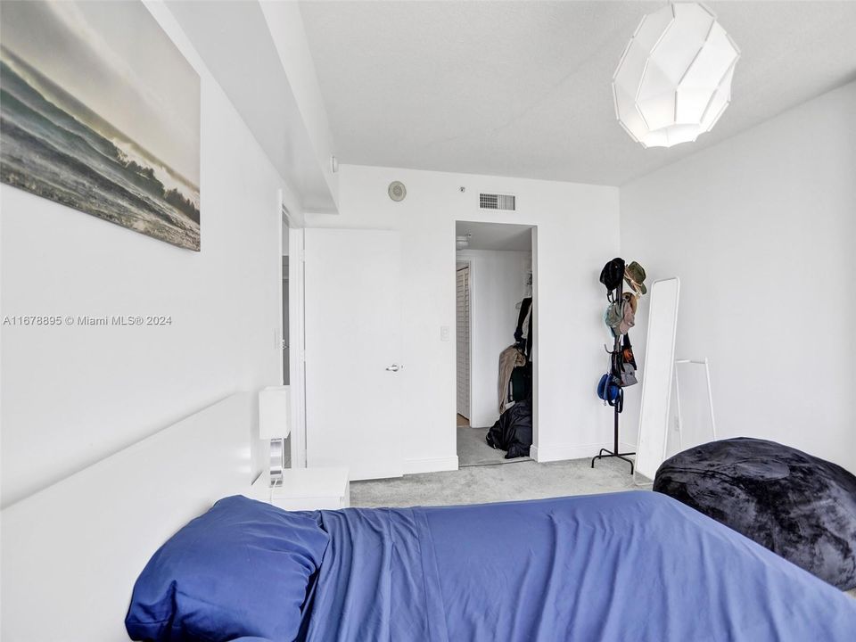 For Sale: $499,000 (1 beds, 1 baths, 791 Square Feet)