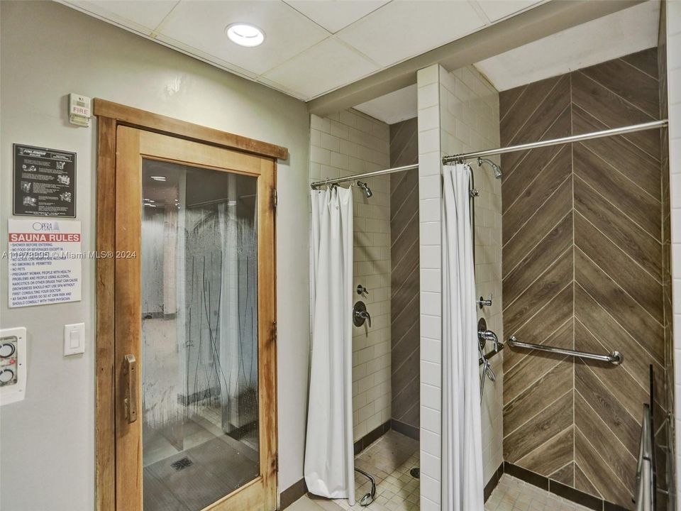 For Sale: $499,000 (1 beds, 1 baths, 791 Square Feet)