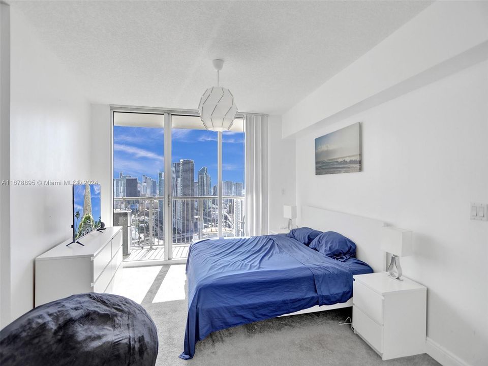 For Sale: $499,000 (1 beds, 1 baths, 791 Square Feet)