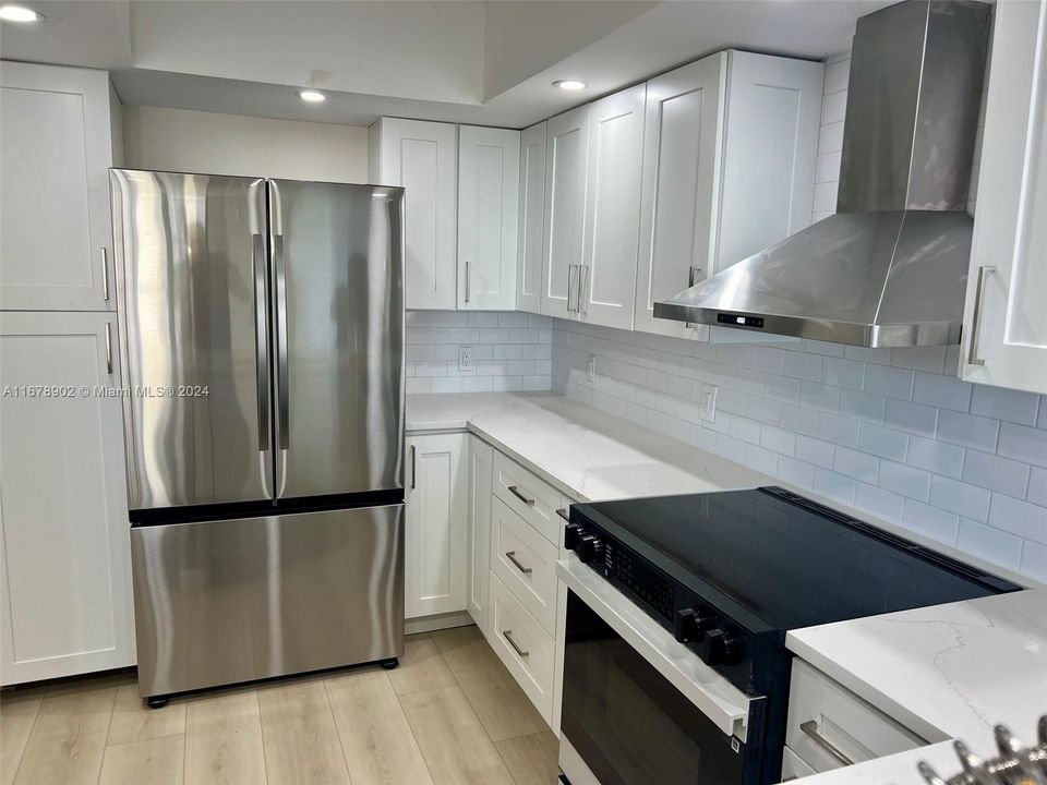 For Sale: $460,000 (2 beds, 2 baths, 1313 Square Feet)