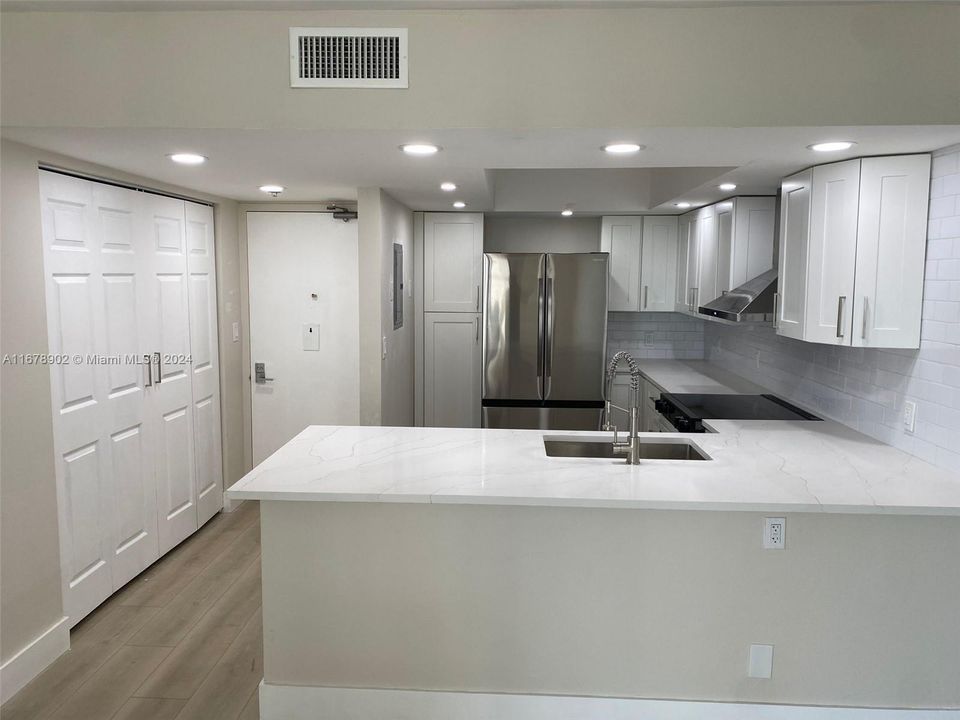 For Sale: $460,000 (2 beds, 2 baths, 1313 Square Feet)