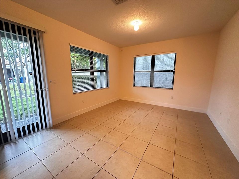 For Rent: $3,900 (3 beds, 2 baths, 1965 Square Feet)