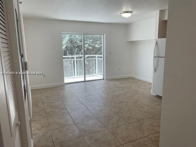 For Rent: $1,989 (1 beds, 1 baths, 498 Square Feet)